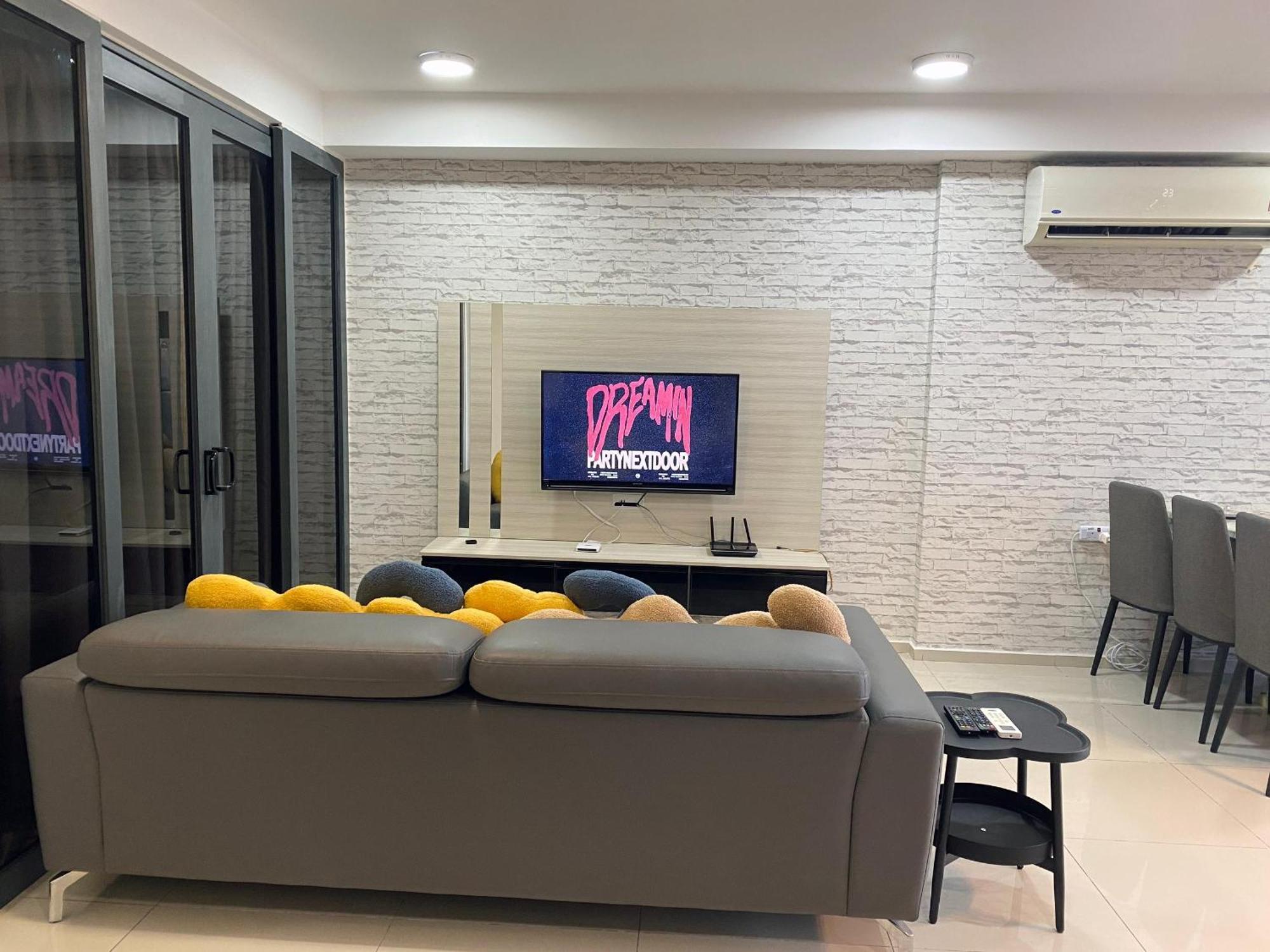 Eko Cheras Kid's Friendly 3 Bedroom Washing Machines Wi-fi Pangsapuri